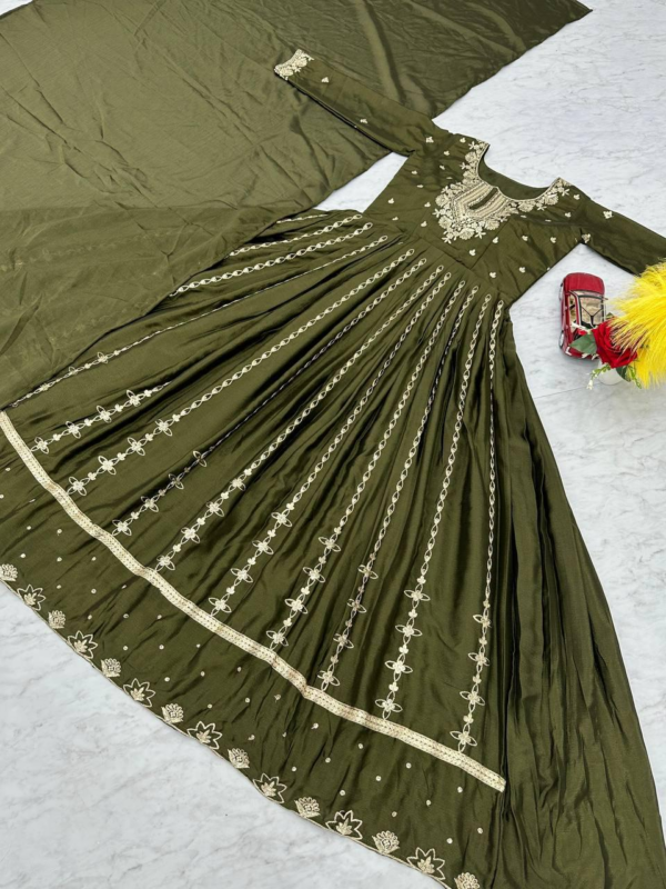 Beautiful Anarkalis Gown With Dupatta (Olive Green)